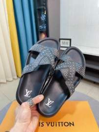 Picture of Louis Vuitton Slippers _SKULVsz38-44mnf04241339